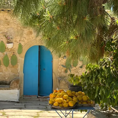 Guest house La Casa Del Nespolo - Exclusive Country - Seaview Pool & Self Check-in (adults Only)