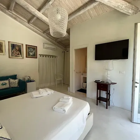 La Casa Del Nespolo - Exclusive Country - Seaview Pool & Self Check-in (adults Only) Guest house