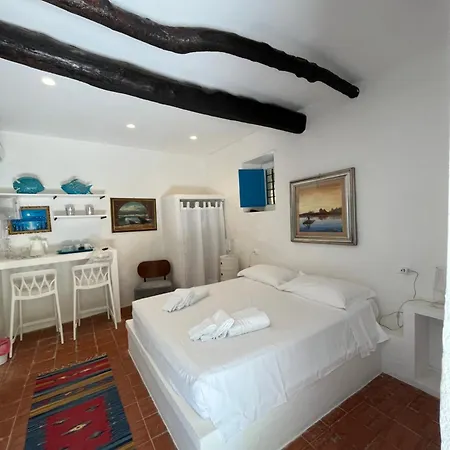 La Casa Del Nespolo - Exclusive Country - Seaview Pool & Self Check-in (adults Only) * Capo d'Orlando